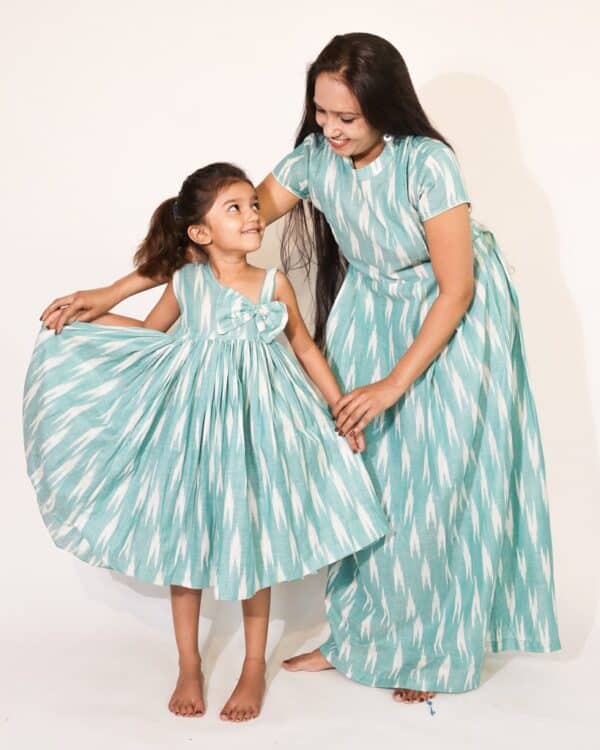 Mother Daughter Twinning Dresses
