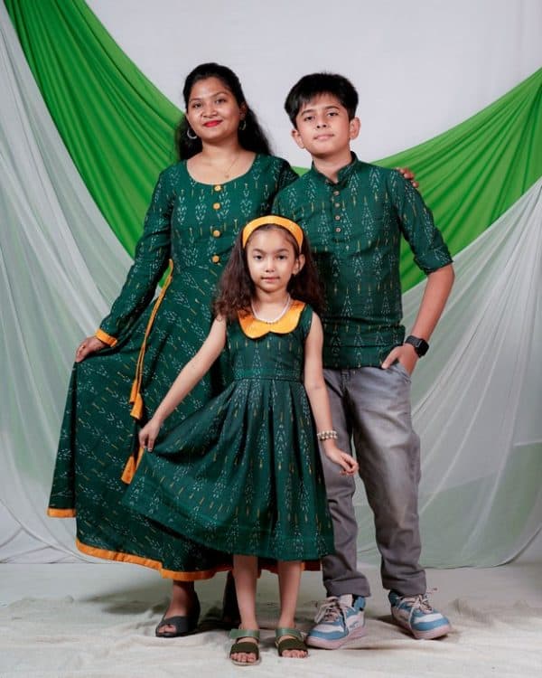 Family Twinning Dresses
