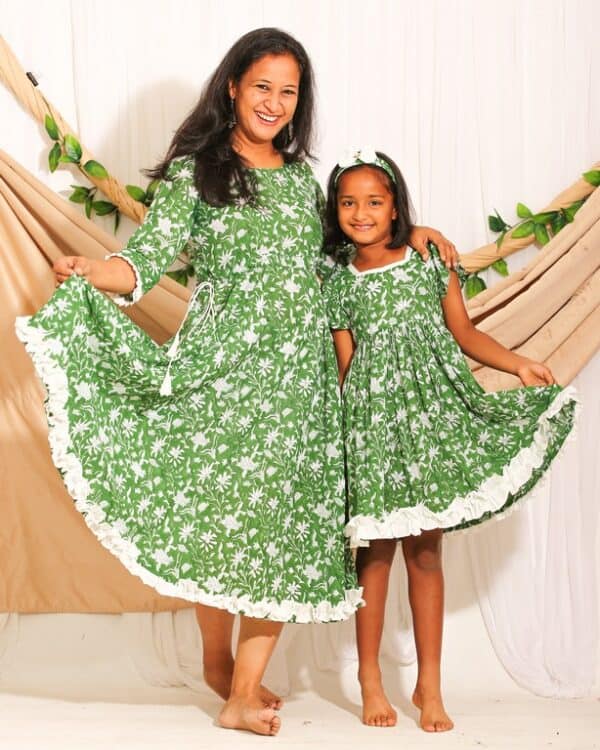 Mother Daughter Twinning Dresses